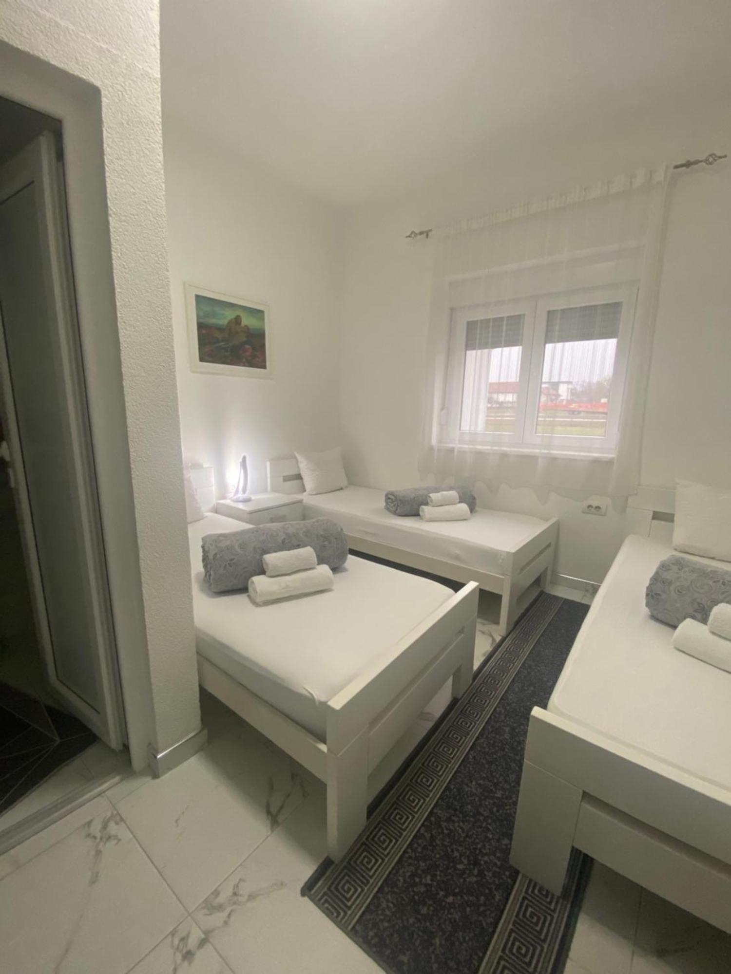 Vila Safir Loznica Luaran gambar